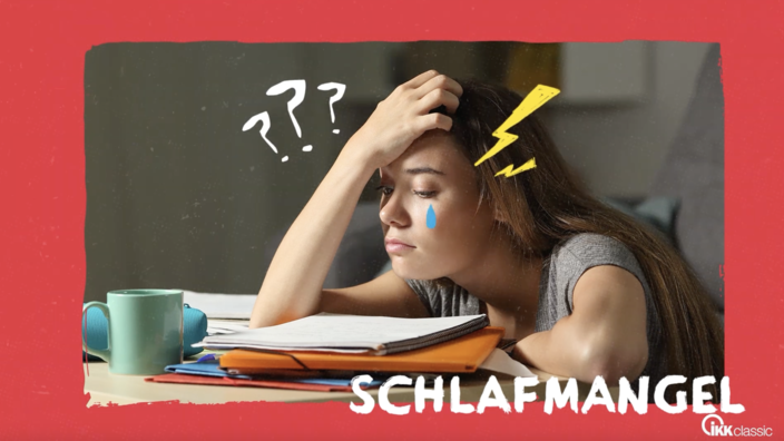 Mädchen, das müde und unglücklich aussieht. 