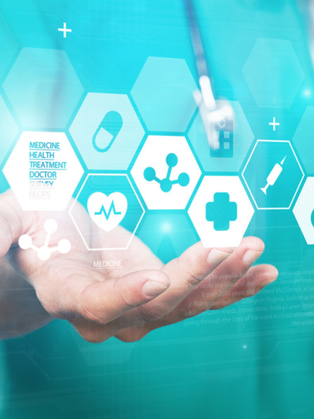 Arzt balanciert eine animierte Darstellung verschiedener Gesundheitselemente auf seiner Hand