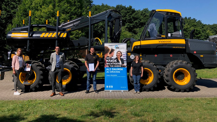 Gruppenbild mit Stemmer Traditionsbetrieb Wahlers Forsttechnik